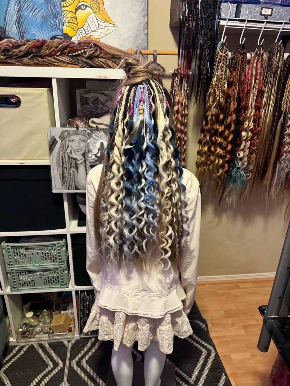 Curly Clip-In Hair Extensions in Blue and Blonde - Voluminous Waves